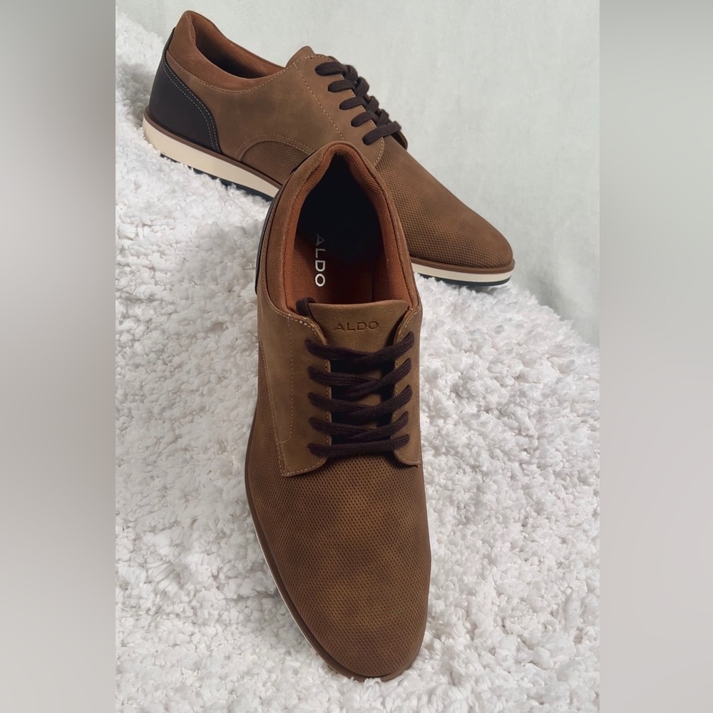 Casual shoes by Aldo. Size 11.